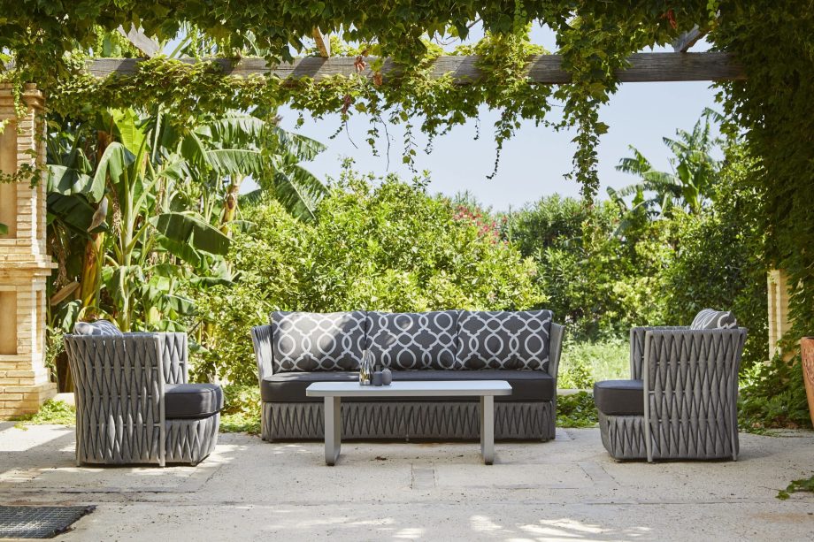 Nadine sofa set