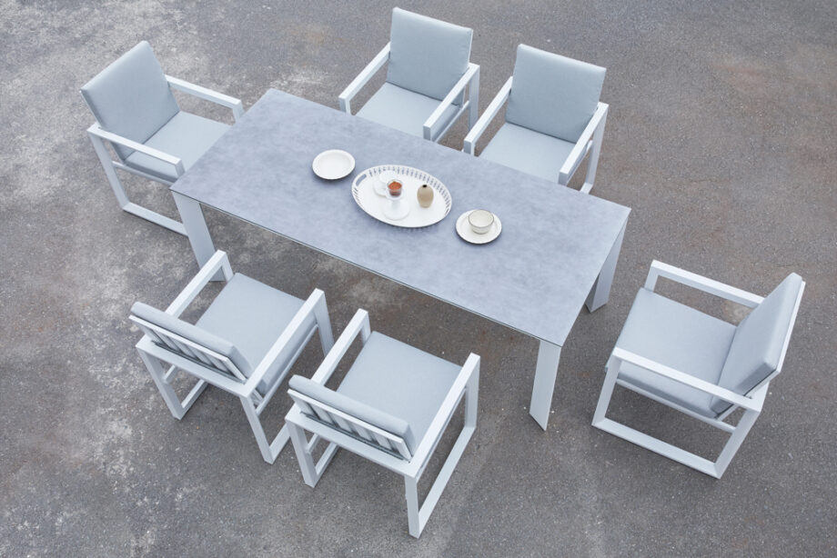 Onix Dining Table