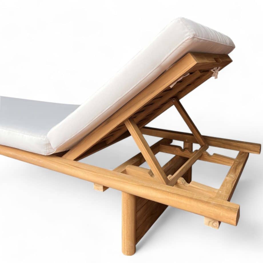 Samba Lounger Partial Side View