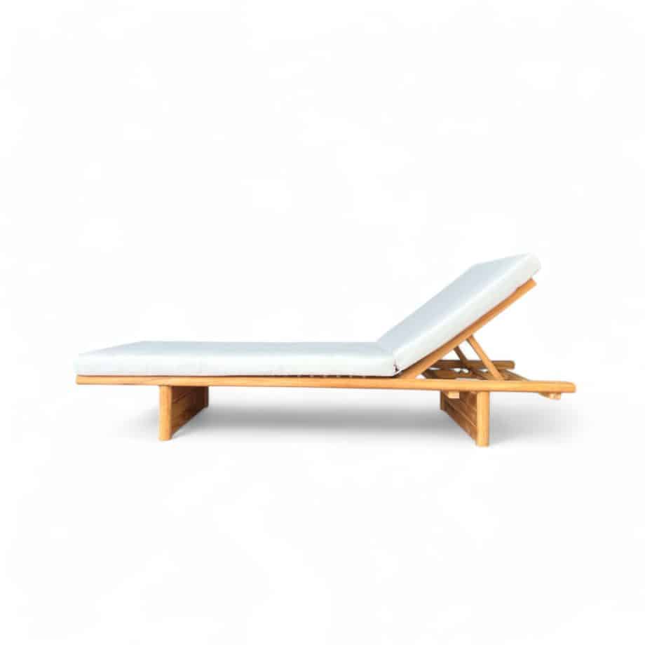 Samba Lounger Side View